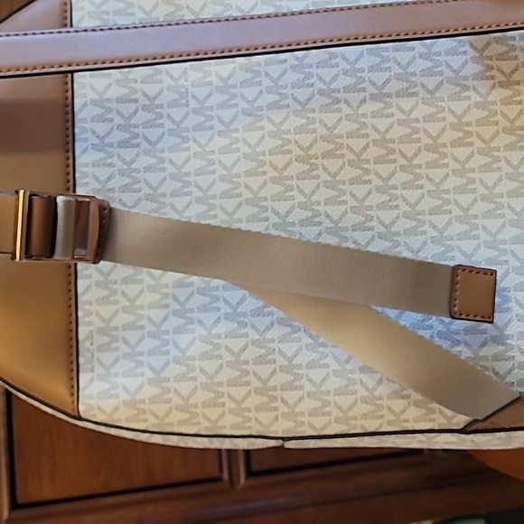 Michael Kors Logo Backpack - Picture 6 of 16